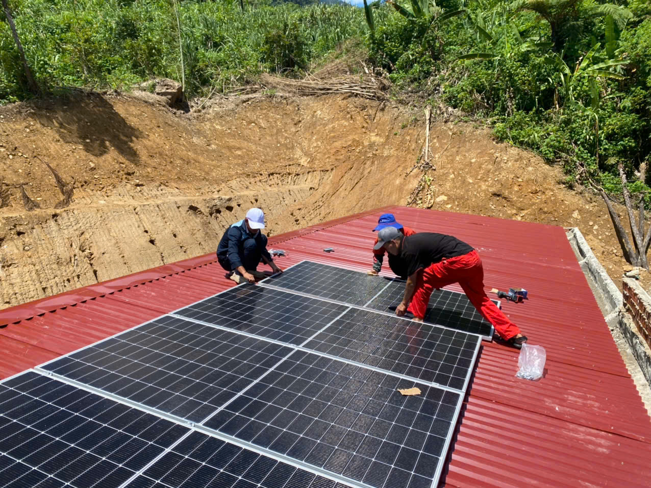 Dự Án Điện Mặt Trời Cộng Đồng tại Điểm Trường Răng Chuỗi – Trà Linh – Quảng Nam